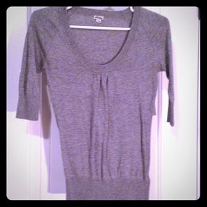 Heritage. Grey 3/4 sweater.