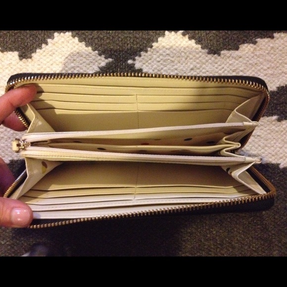 SOLD!! Black Kate Spade wallet - Picture 3 of 4