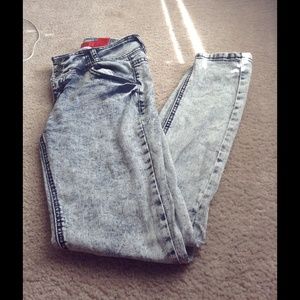 High waisted denim jeans