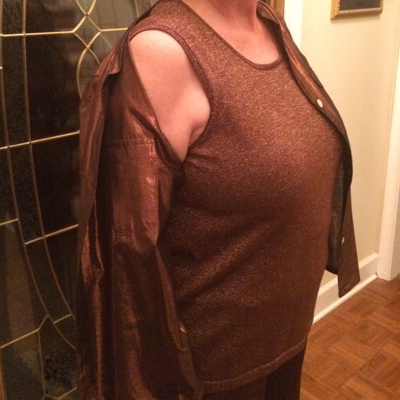 Bronze shimmery tanktop - Picture 2 of 2