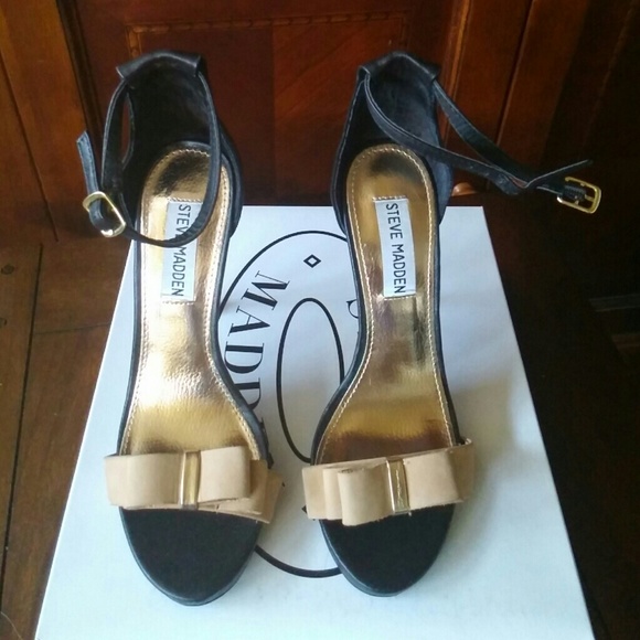 Steve Madden black/nude strappy 5 inch heels