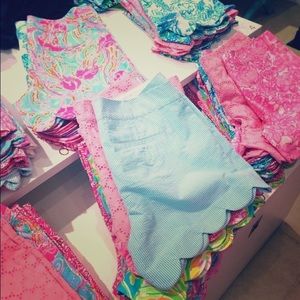ISO THIS SEASON OR LAST SEASONS LILLY SHORTS!!!