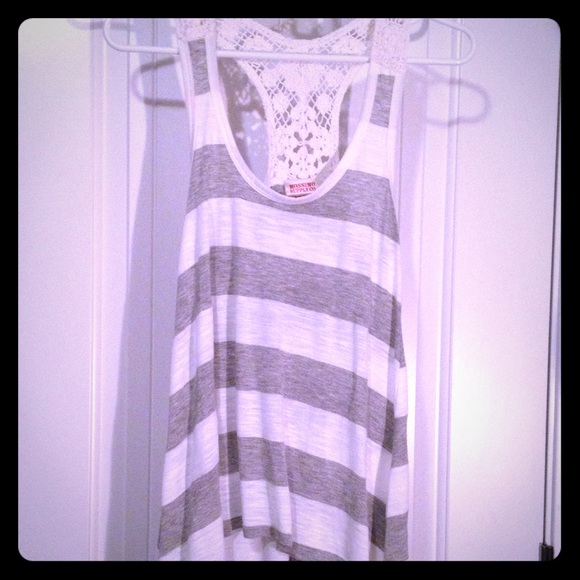 Racer back tank top with lace