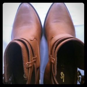 Just Fab Brown Booties