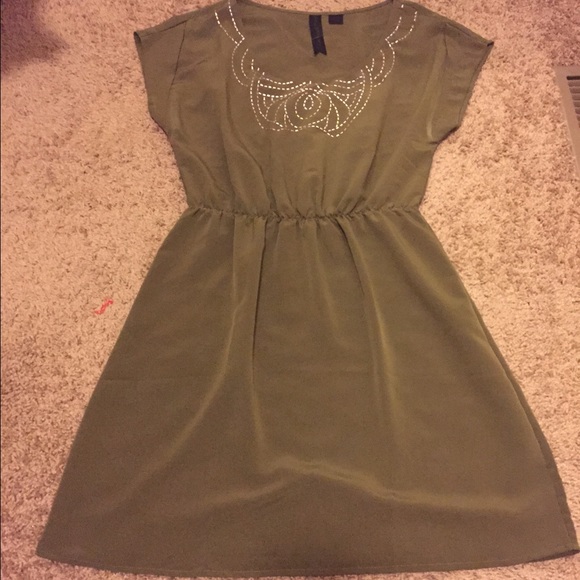 Cute Olive Green Sundress. - Picture 1 of 2