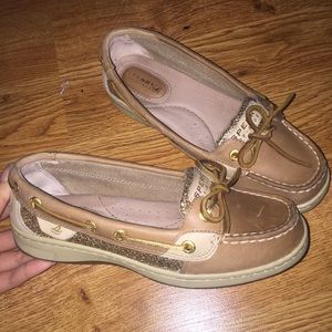 Size 5.5 women's glitter sperrys! Good condition.