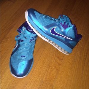 Men's Lebron 9 Low Summit Lake Sneakers