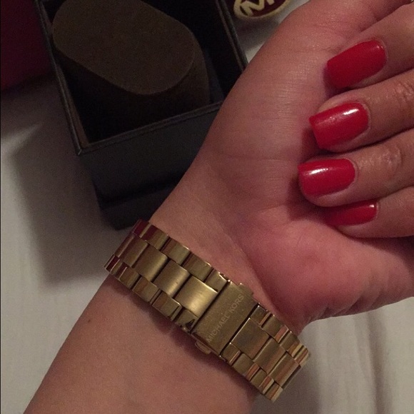 🚫SOLD🚫Slim Runway Hot Pink Gold Michael - Picture 3 of 3