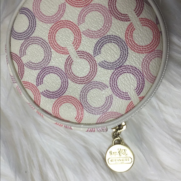 Authentic coach coin purse - Picture 1 of 3