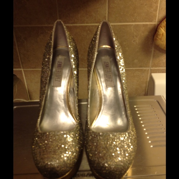 Jennifer Lopez glitter pumps