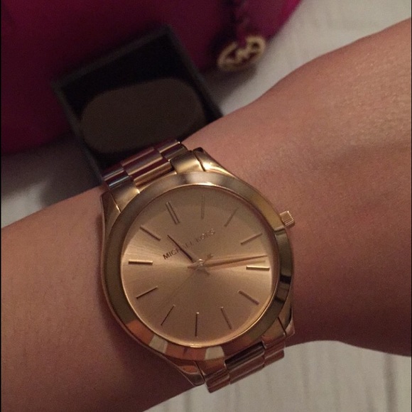 🚫SOLD🚫Slim Runway Rose Gold Michael Kors - Picture 2 of 3