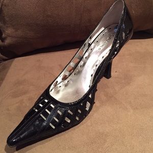 NEW, never worn BCBG girl Cut out pointy toe heels