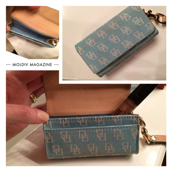 Dooney & Bourke wristlet - well ❤️