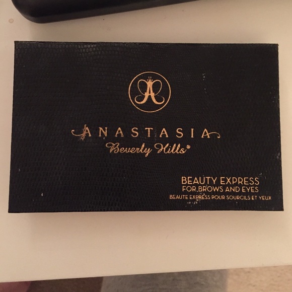 Anastasia Beauty express
