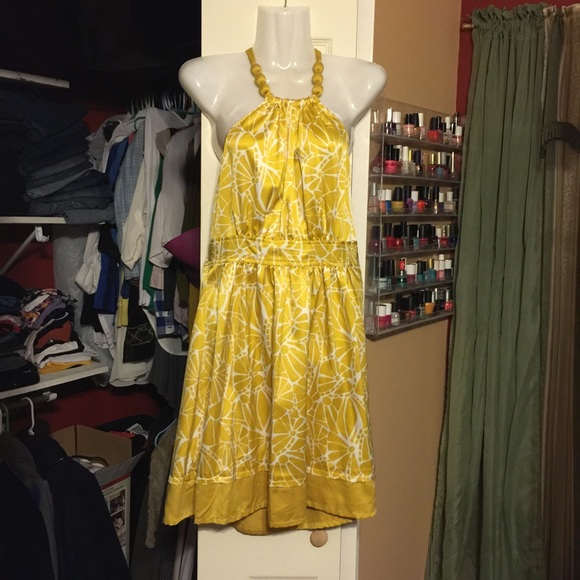 Gorgeous yellow silky dress