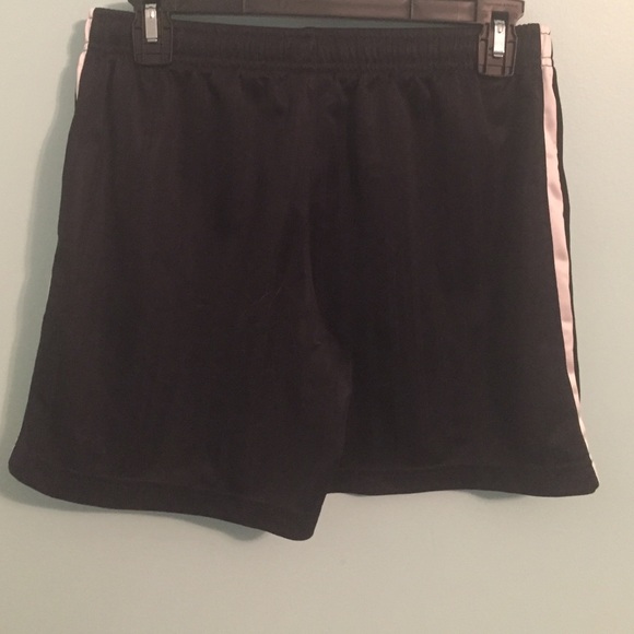 Black and White Nike shorts - Picture 2 of 2