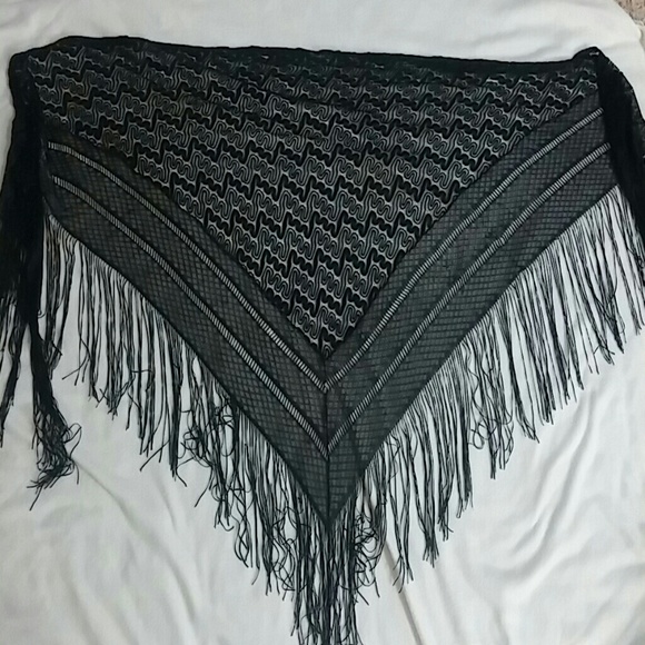Fringed shawl