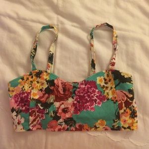 BRANDY MELVILLE CHIYO TOP