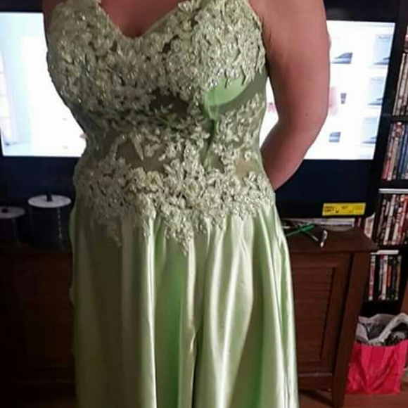 Prom dresss!!!