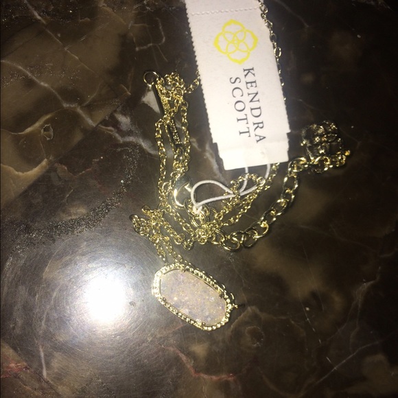 KENDRA SCOTT NECKLACE NWT