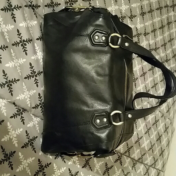 *COACH BLACK LEATHER HANDBAG* - Picture 2 of 4