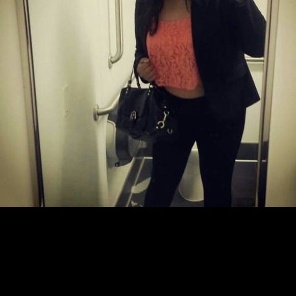 *COACH BLACK LEATHER HANDBAG* - Picture 4 of 4