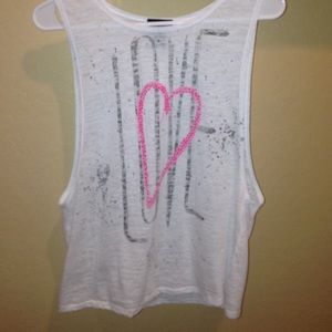 Tank top from wet seal that says love❤️