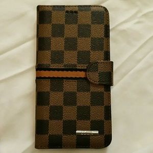 Chick checkered phone case