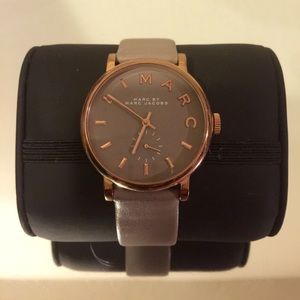Marc Jacobs Grey Leather Watch in Rose Gold