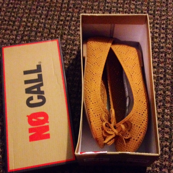 NEW cute tan flats.