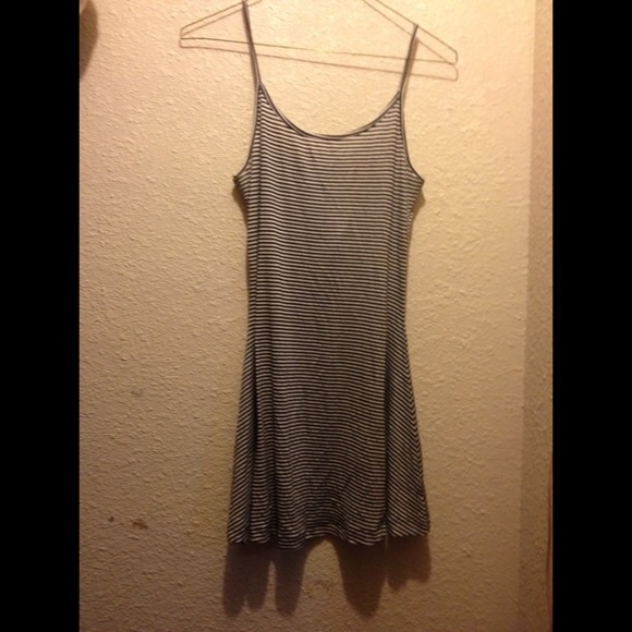 SNEAK PEAK BRANDY MELVILLE ITEM # 3