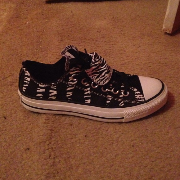 Converse zebra print shoes