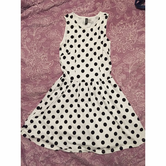 Black and white polka-dot dress