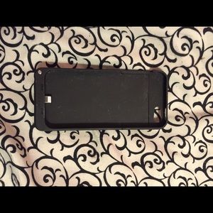 Charging iPhone 5/5s case