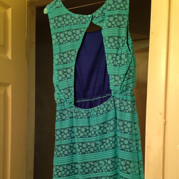 Dress - Picture 3 of 4