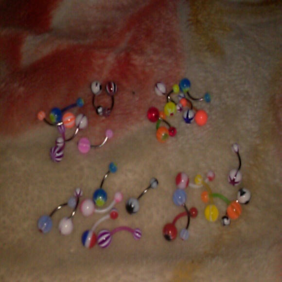 BUNDLE !!!  28 belly piercings ?