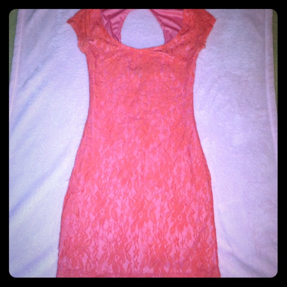 Coral lace dress - Picture 1 of 1