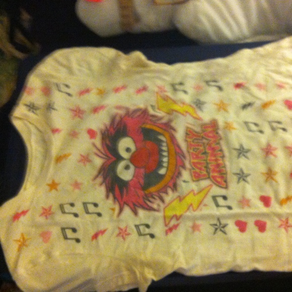 T-Shirt - Picture 1 of 2