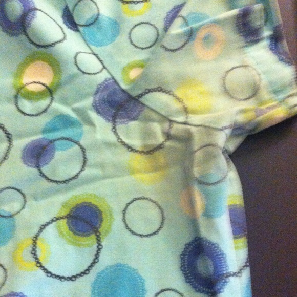 Circles scrub top - Picture 2 of 2