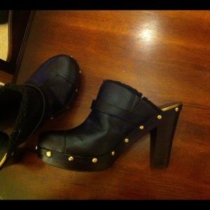 Comfortable Black Mule Wedges