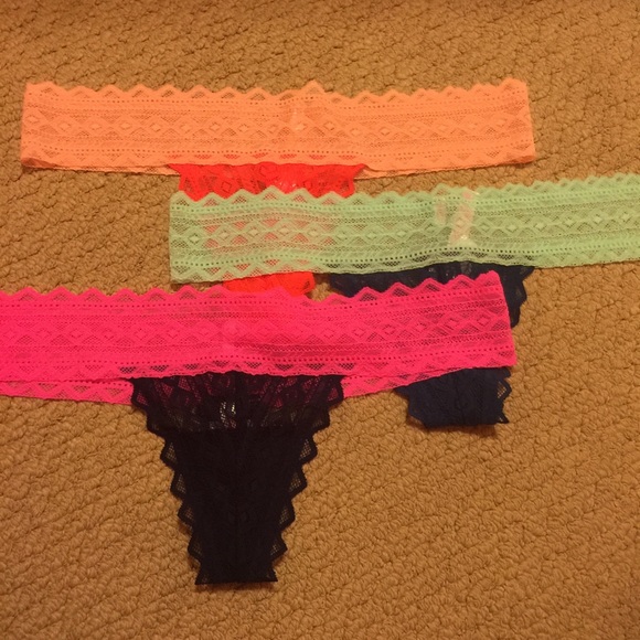 3 VS PINK THONG BUNDLE