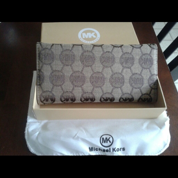 Do not buy Sold....Sold....Sold... on other sites.