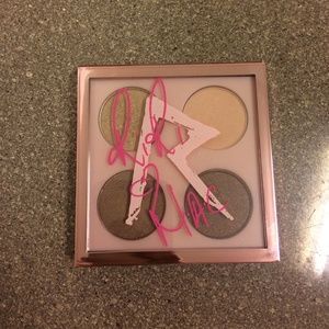 MAC Rihanna eyeshadow palette