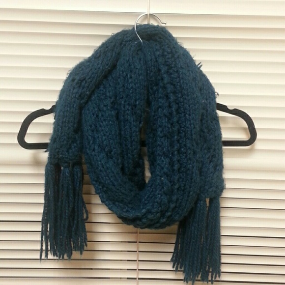 Scarf - Picture 1 of 1