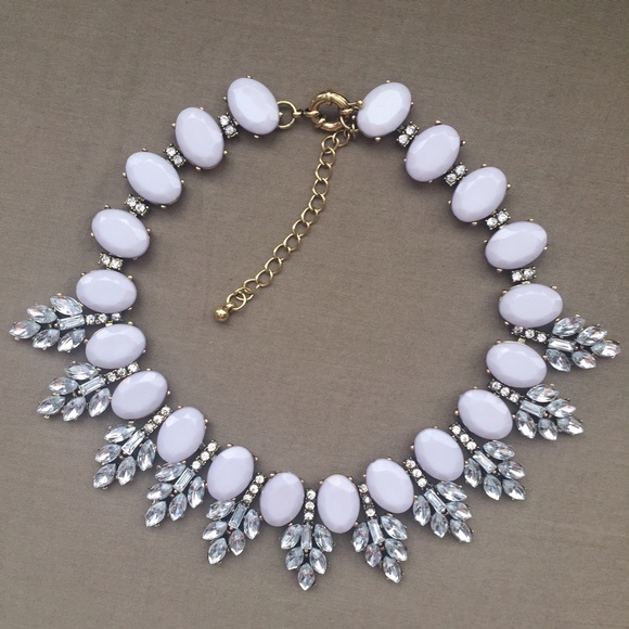 ✨Host Pick✨ Gray Crystal Leaves Statement Necklace - Picture 2 of 2