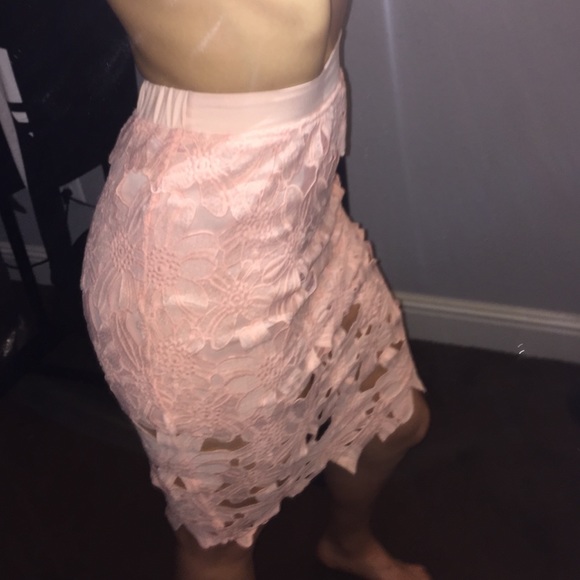 Salmon pencil skirt