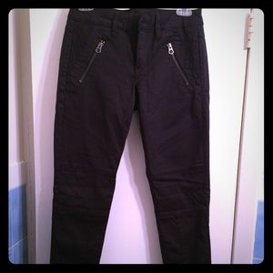 American Eagle Outfitters super stretch jegging.