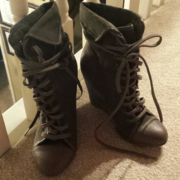 Army green wedge boots