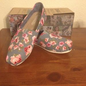 Toms Floral Grey Pink Shoes