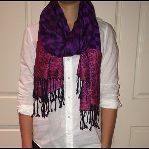 $13 pay via PayPal 100% cashmere.